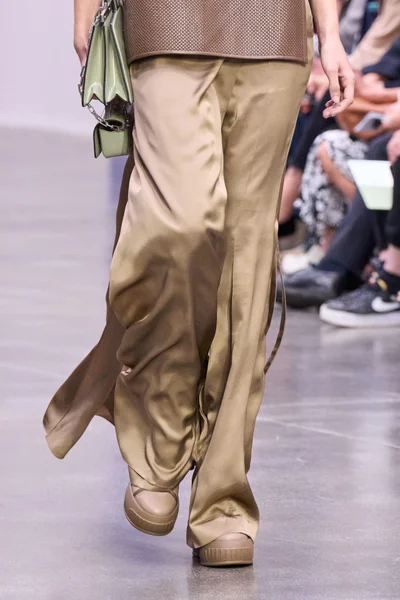 Look 69